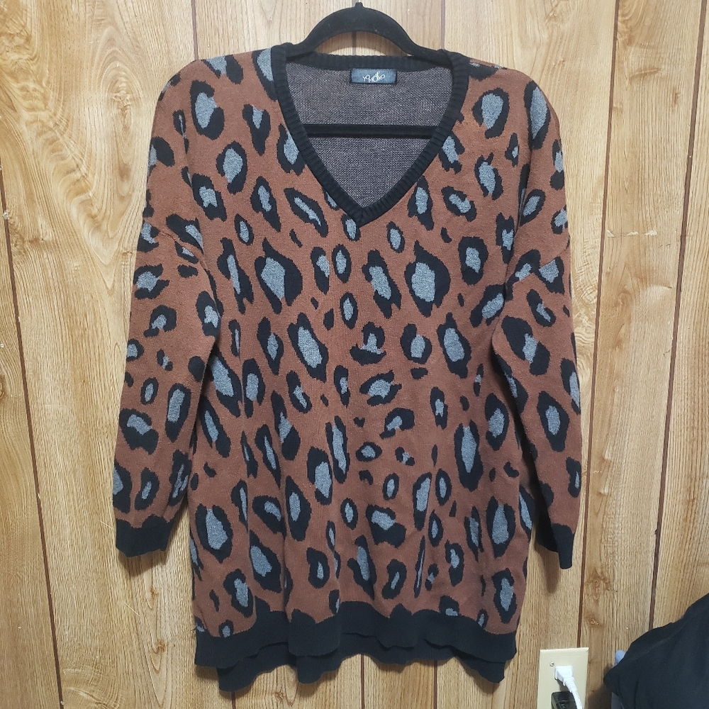 V-neck Sweater Women XL Brown Cheetah Jaquard Sweater Whimsey